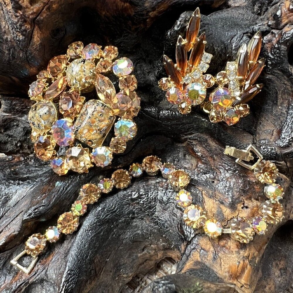 Vintage Weiss Jewelry 3 PC Set Rhinestone Clip Earring Brooch Bracelet Austria